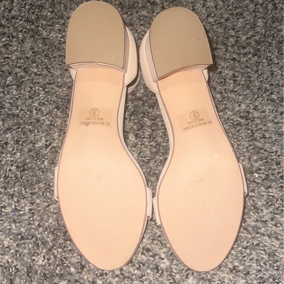 SOLD Nude Heel - Picture 2 of 2